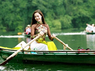 Sống càng thanh thản, đời càng nhẹ nhàng, chuyện duyên phận cứ để trời cao an bài