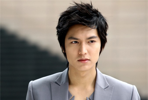 Đàn ông sở hữu tướng mũi này may mắn, không giàu có cũng dư thừa tiền bạc, cuộc sống viên mãn không ai bằng