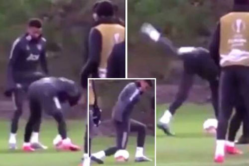 Trước trận đấu quan trọng, sao M.U vẫn thoải mái... nhảy hip hop