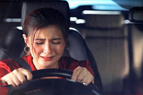 Thấy đôi mắt thâm quầng của vợ người tình, tôi lặng lẽ trả lại 5 tỷ rồi ra đi tay trắng cùng cái thai trong bụng