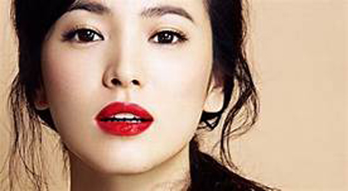 Phụ nữ có tướng miệng này "nói ra tiền", phúc lộc đầy nhà, sinh ra đã "ngậm thìa vàng"