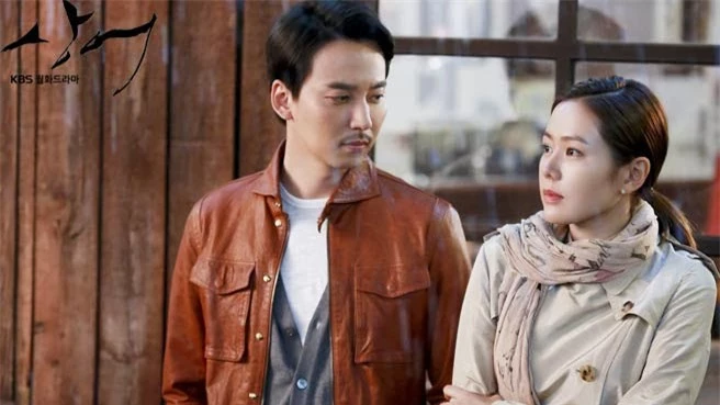 Những nguyên nhân khiến Hyun Bin và Son Ye Jin dù đang yêu đương cũng không bao giờ công bố, lý do cuối cùng lại liên quan tới Song Hye Kyo - Ảnh 1.