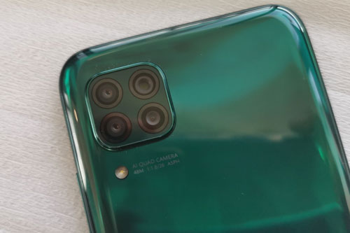 Trên tay Huawei P40 Lite: RAM 6 GB, pin 4.200 mAh, sạc nhanh 40W, giá 7,52 triệu