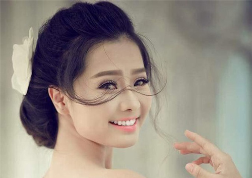 Tháng 3: Những con giáp dang tay đón lộc trời, nhận được "kho báu" bất ngờ từ Thần Tài