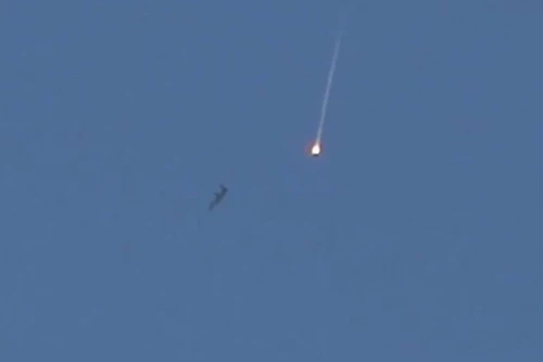 Máy bay ném bom tiến tuyến Su-34 của Nga đã thoát nạn sau khi bị tên lửa phòng không ngắm bắn. Ảnh: Avia-pro.
