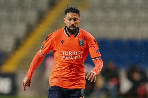 Hậu vệ trái: Gael Clichy (Istanbul Basaksehir).