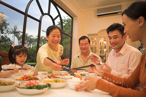 Trớ trêu phận ở rể: Ăn mì tôm cũng phải lén lút