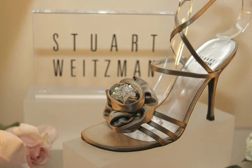 =8. Stuart Weitzman Marilyn Monroe (giá: 1 triệu USD).
