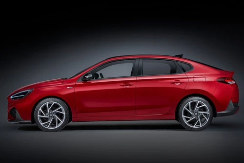 Hyundai i30 Fastback 2021.