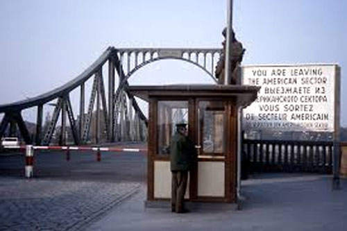 Vụ trao đổi điệp viên với số lượng kỷ lục