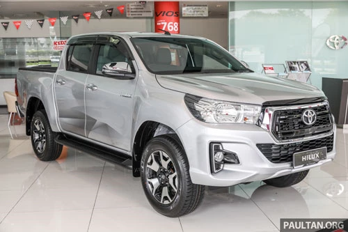 1. Toyota Hilux (doanh số: 203.523 chiếc).