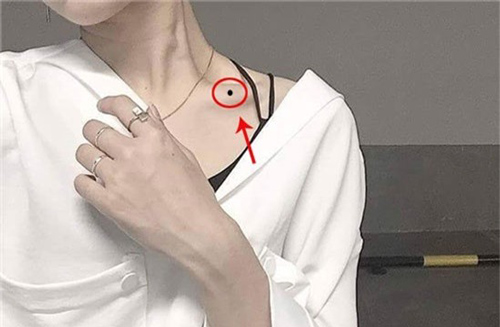 Vị trí nốt ruồi chứa toàn xui xẻo, thần Tài chẳng dám tới gần, cả đời lận đận khó khăn