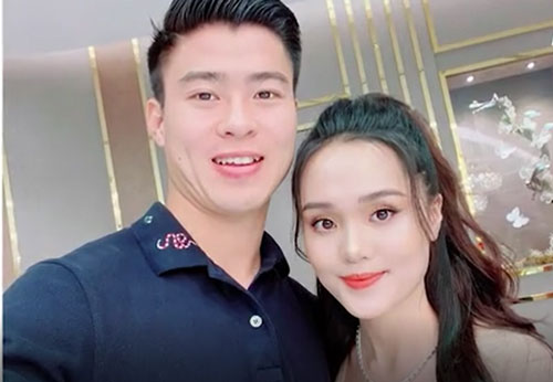 CLIP: Top 3 nàng WAGs xinh đẹp, tài giỏi nhất của đội tuyển Việt Nam