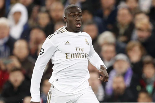 Hậu vệ trái: Ferland Mendy (Real Madrid).