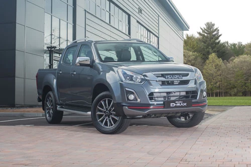 6. Isuzu D-Max (doanh số: 309.747 chiếc).