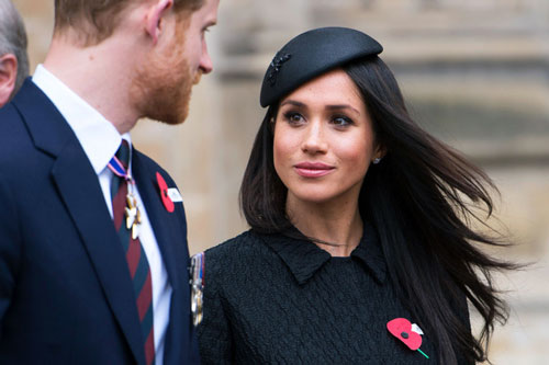 Sau khi bị Canada "hắt hủi", vợ chồng Meghan Markle đón nhận tin buồn cay đắng khác khiến Nữ hoàng Anh vô cùng khó xử