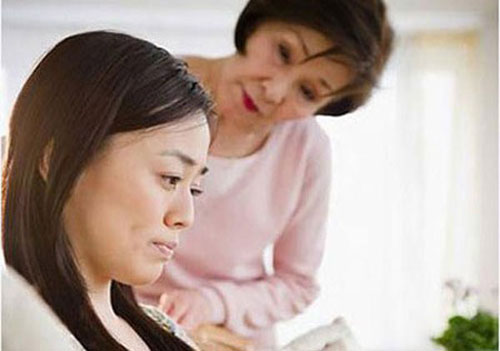 Con gái cư xử với nhà chồng thế này mà bị mẹ đẻ 'mắng như tát nước'