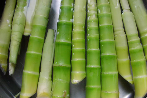 Loại rau rẻ bèo nhưng giúp khử sạch độc tố trong măng hiệu quả, lại hết đắng mềm ngon