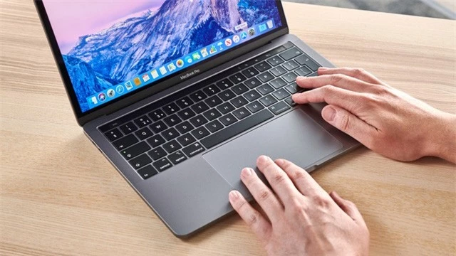 Apple bán MacBook Pro 16 inch tân trang với giá hời - Ảnh 1.