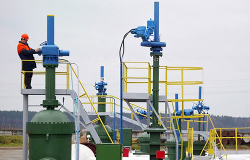 Giá xăng, dầu (29/2): Tiếp tục đi xuống