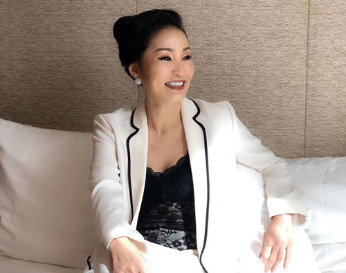 U60 nhưng Hồng Đào ngày càng sành điệu sau ly hôn