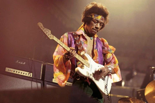 Jimi Hendrix qua đời khi mới 27 tuổi, ông được xem là nghệ sĩ guitar vĩ đại nhất trong lịch sử