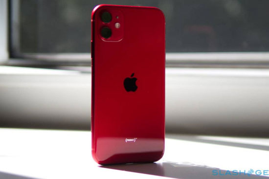 iPhone 11 sống sót sau gần 2 tháng chìm sâu dưới đáy hồ