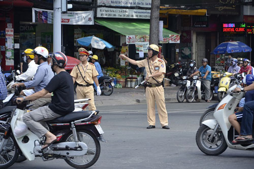 Chính sách có hiệu lực từ tháng 3/2020: Buộc thôi việc nếu vòi tiền người vi phạm