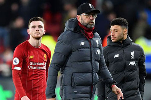 Klopp và Van Dijk đồng loạt khen ngợi 'kẻ ngáng đường' khó chịu Watford