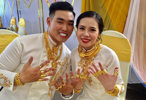 Chị gái tặng cô dâu Đồng Nai quà cưới 49 cây vàng và 2,5 tỉ đồng