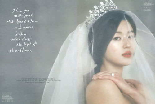 Bộ ảnh cưới của "mợ chảnh" Jeon Ji Hyun bất ngờ gây "sốt" trở lại bởi nhan sắc xứng danh đại mỹ nhân từ 8 năm trước