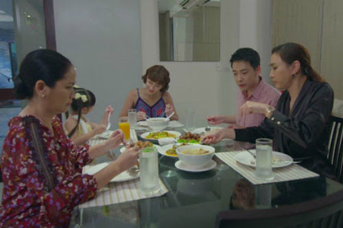 Con dâu vẫn đi thuê nhà mà bố mẹ chồng sĩ diện bắt đi vay mượn để xây biệt thự ở quê, bực mình cô đáp một câu khiến ông bà đỏ mặt từ bỏ ý định