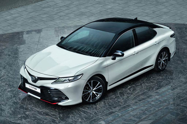 Cận cảnh Toyota Camry S-edition 2020, giá hơn 700 triệu đồng