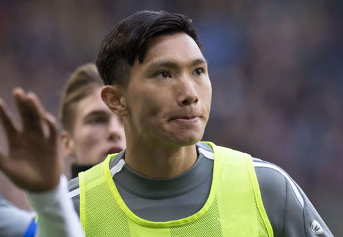 Văn Hậu tiếp tục không được trao cơ hội dù hàng thủ Heerenveen thi đấu tệ