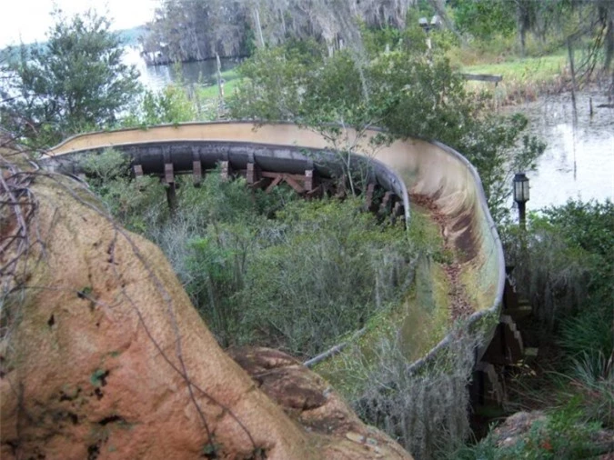 parques-de-atracciones-abandonados-que-dan-mucho-miedo-2-theme-park-tourist