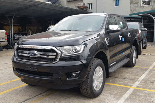 Ford Ranger được đại lý giảm giá 60 triệu đồng, tặng phụ kiện 40 triệu