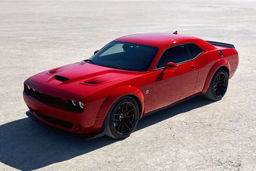 3. Dodge Challenger (doanh số: 65.108 chiếc).