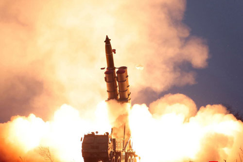 Triều Tiên phóng hai vật thể bay chưa xác định về phía biển Nhật Bản