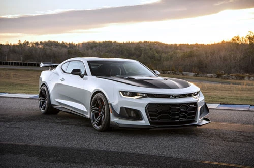 4. Chevrolet Camaro (doanh số: 54.081 chiếc).