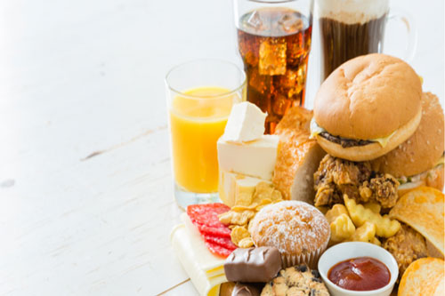 Những thực phẩm "ăn mòn" trí thông minh của trẻ