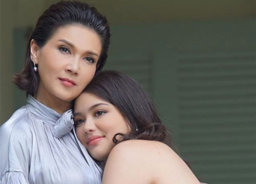 Nàng dâu khôn ngoan ôm vàng cưới xuống nhờ mẹ chồng giữ hộ nhưng năn nỉ cách nào bà cũng không chịu nhận, tất cả đều nhờ một lý do khó tin