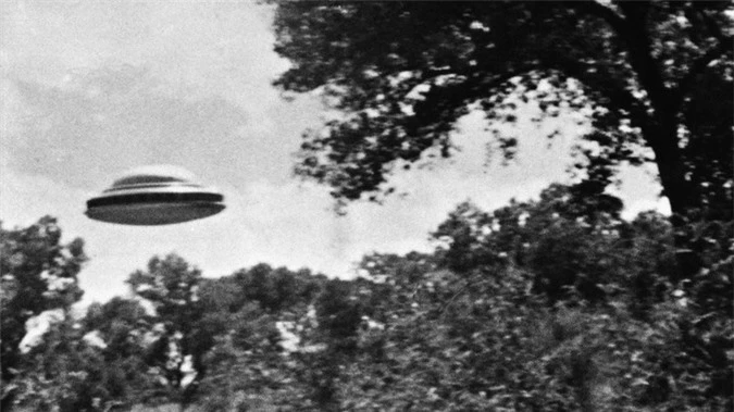 Tại sao khi mọi người luôn háo hức xem video về UFO, hầu hết các nhà khoa học lại thờ ơ với chúng - Ảnh 2.