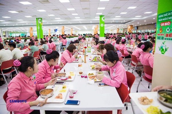 Samsung Việt Nam mua hàng trăm tấn thanh long, dưa hấu giải cứu nông dân trong dịch Covid-19