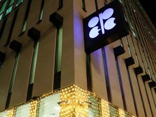 Nga và OPEC bất đồng về vấn đề cắt giảm sản lượng dầu