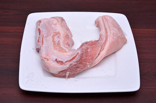 Chỉ cần thêm 2 nguyên liệu này, thịt đông cứng đến mấy cũng mềm trong 5 phút, tươi ngon như mới mua