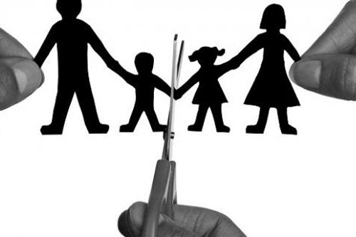 Nh&#x1EEF;ng &#x111;&#x1EE9;a tr&#x1EBB; b&#x1ECB; &#x201C;&#x111;&#xE1;nh c&#x1EAF;p&#x201D; tu&#x1ED5;i th&#x1A1;