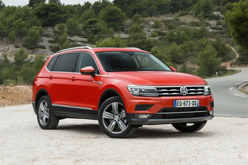 3. Volkswagen Tiguan (doanh số: 736.885 chiếc).