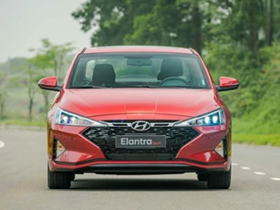 Hyundai Elantra Sport có ưu điểm gì để cạnh tranh với Mazda3, Honda Civic?