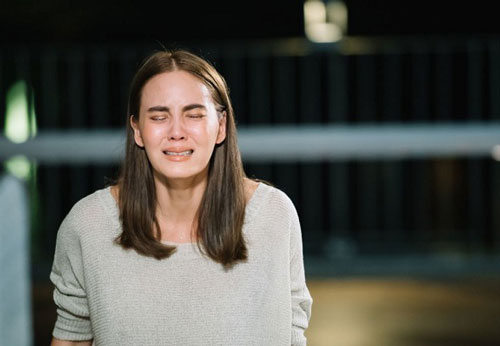 Chồng mất được 3 tháng nhưng tháng nào cũng có 5 triệu do anh gửi, tôi tò mò tìm hiểu, khi biết sự thật lại hận anh thấu xương