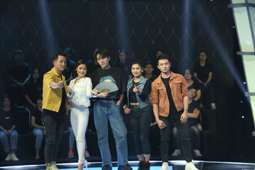 Chọn đâu cho đúng: Châu Đăng Khoa thẳng thừng chê Lê Lộc không có nhan sắc